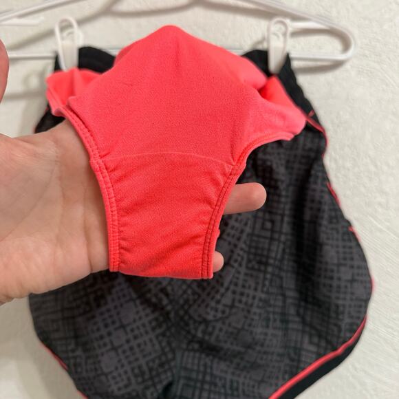 Under Armour Black Coral Athletic Womens Size Small Shorts Lightweight - Picture 6 of 6